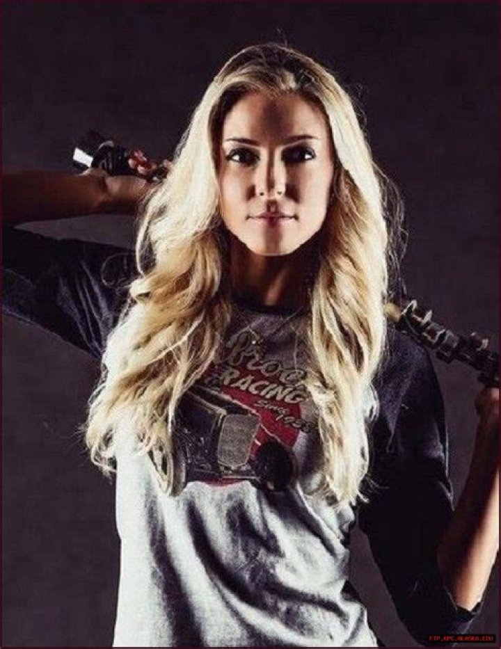 A Comprehensive History Of Her Romantic Relationships