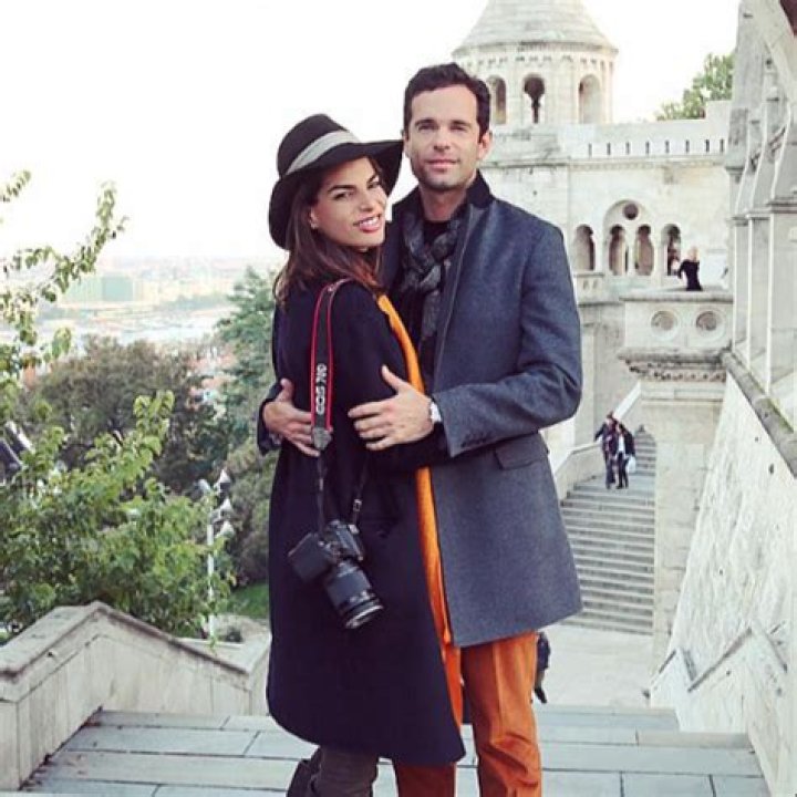 A Journey Through Love: Alejandro Amaya Y Ana Brenda Contreras