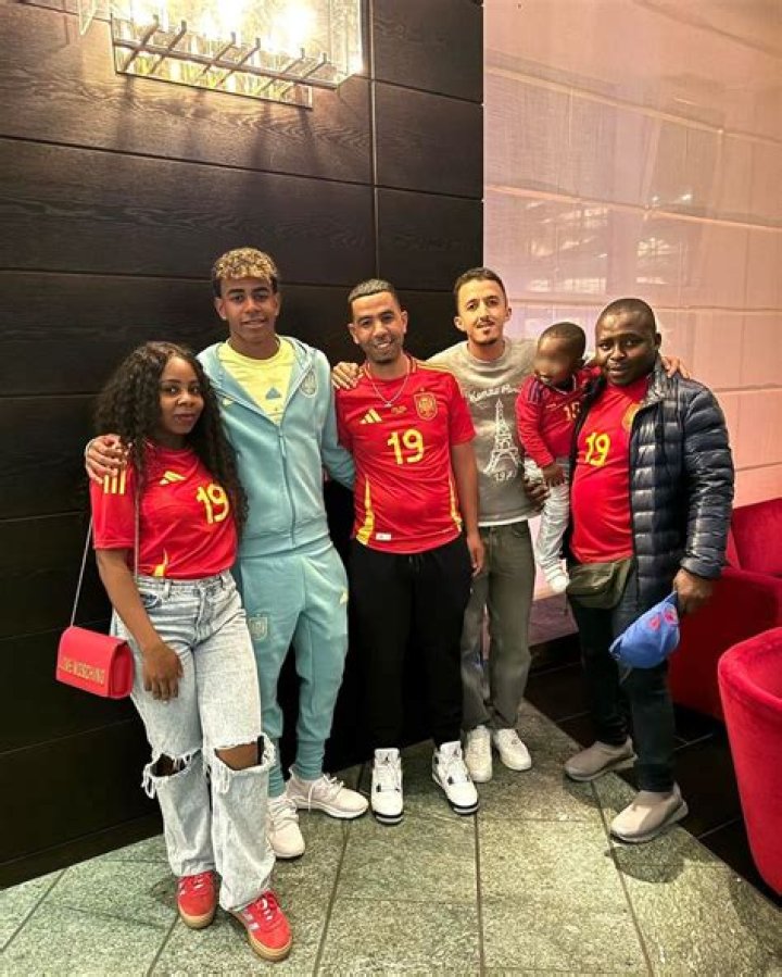 How Old Is Mounir Nasraoui?