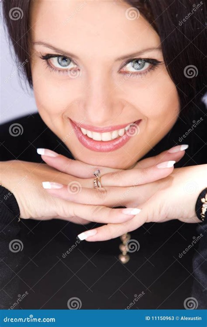 Is Calling A Girl Pretty Flirting?