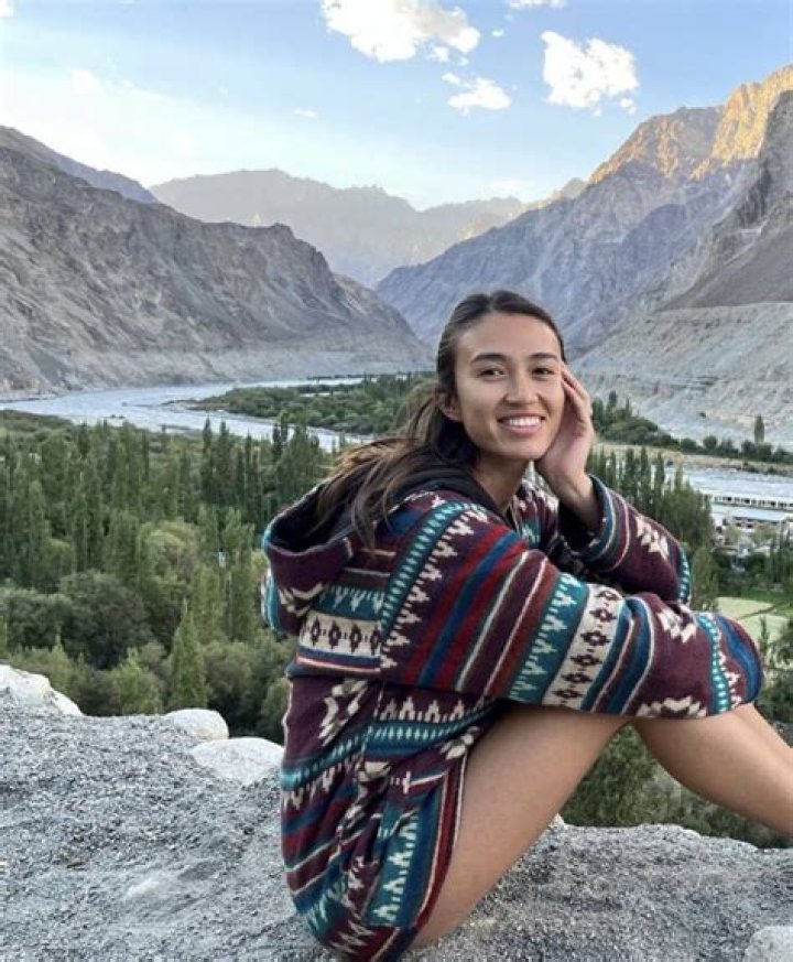 Noa Argamani's Stunning Pregnancy Photoshoot