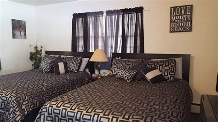 Stay Cozy At Pines Motel: Your Perfect Postville Getaway