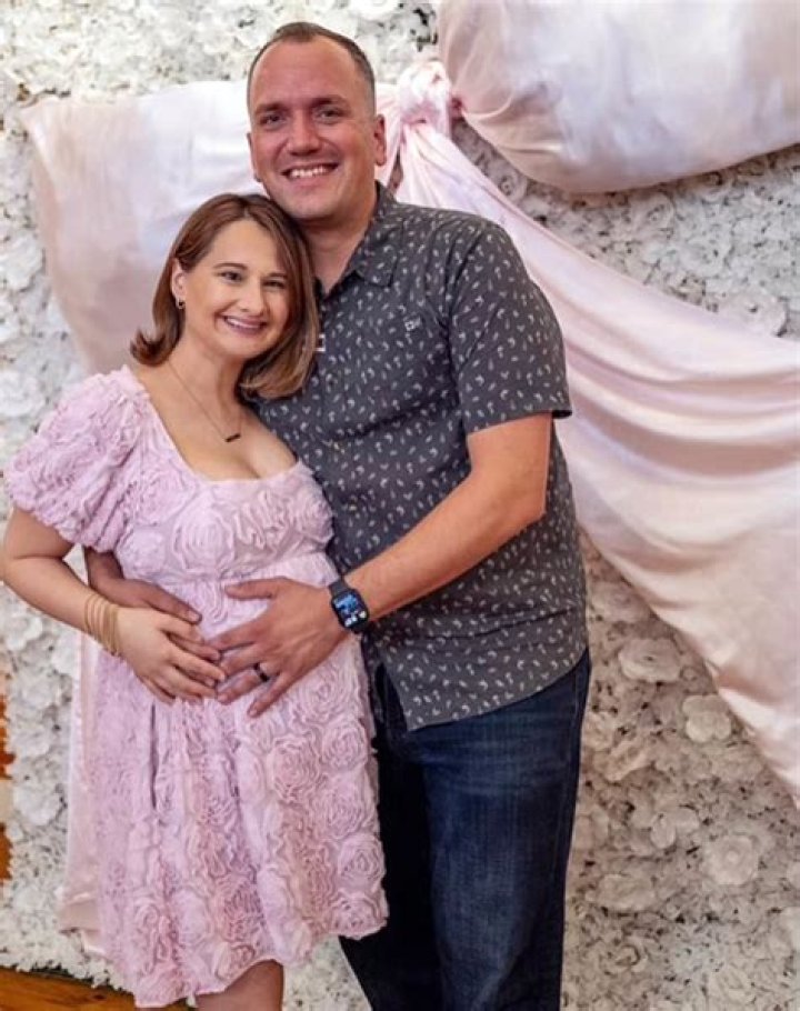 Uncover The Enigmatic Relationship: Gypsy Rose's Husband Revealed