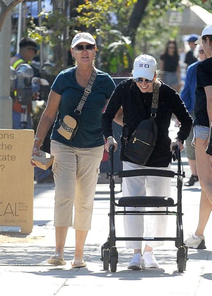 Uncovering The Health Concerns Of Leslie Charleson