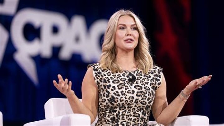 Unraveling The Truth Behind Dolly Parton's Bustline